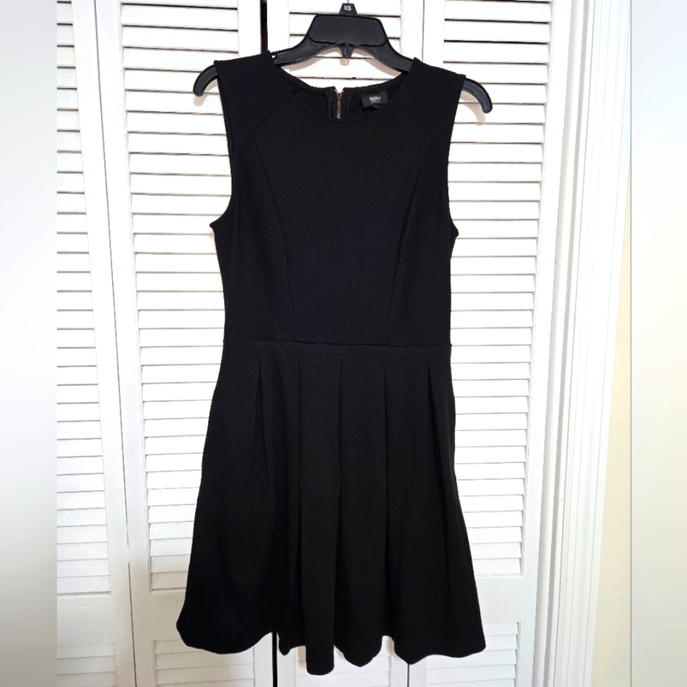 Mossimo Women's M Fit & Flare Dress